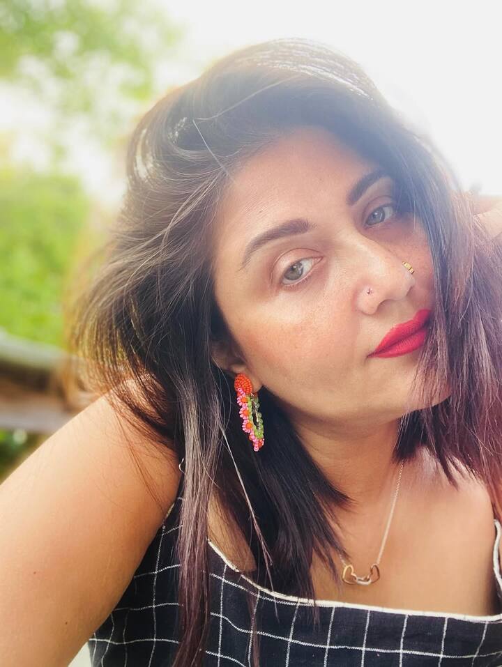 जितेश पिल्लई के साथ बातचीत में स्वास्तिका ने खुलासा किया था कि उनकी शादीशुदा जिंदगी दर्द का एक लंबा अध्याय थी. उन्होंने बताया कि उनके पति ने उनका शोषण और मानसिक प्रताड़ना की. इसका असर उनकी ज़िंदगी और करियर पर गहरा पड़ा.