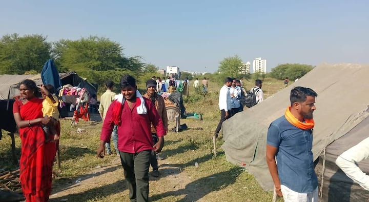 Nagpur Leopard : नागपूरच्या सीमेवरील भवानी नगर मागील स्मार्ट सिटी परिसरात मोकळ्या मैदानालगत छोट्या झुडपी जागेत बिबट दिसल्याची माहिती समोर आली आहे.