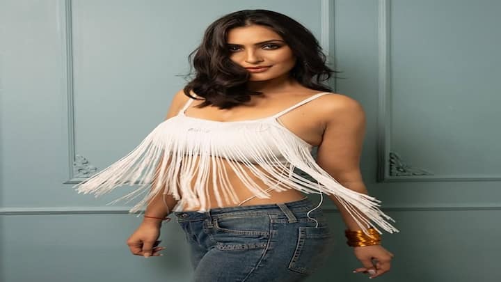 Shivangi Verma Photo: ટીવીની જાણીતી અભિનેત્રી શિવાંગી વર્મા સોશિયલ મીડિયા પર ખુબ એક્ટિવ છે. તે પોતાના ફેન્સ સાથે જોડાવાનો કોઈ મોકો છોડતી નથી.