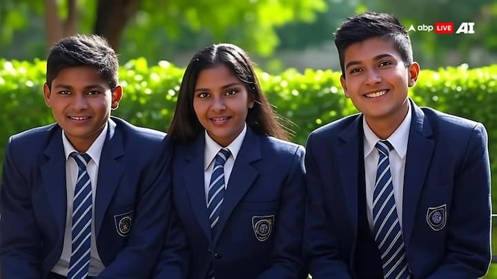 बच्चे शहर में रहते हुए रोज घर से पढ़ने जाएं तो केंद्रीय विद्यालय बेहतर है क्योंकि इसकी ब्रांचेस हर जगह मिल जाती हैं और फीस भी ज्यादा नहीं लगती लेकिन अगर आप चाहते हैं कि बच्चे हॉस्टल में रहकर फ्री में बढ़िया शिक्षा पाएं और पढ़ाई पर पूरा ध्यान दें तो नवोदय विद्यालय सबसे अच्छा .विकल्प है क्योंकि वहाँ पढ़ाई रहने खाने और किताबों तक सब कुछ लगभग फ्री होता है दोनों ही स्कूल अपनी जगह बेहतरीन हैं इसलिए आपकी जरूरत और बच्चे की सुविधा को देखकर फैसला करना सबसे अच्छा रहता है.