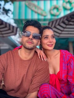 पति संग थाइलैंड गईं सारा खान, हनीमून पर रोमांटिक हुए कृष पाठक, शेयर की फोटोज