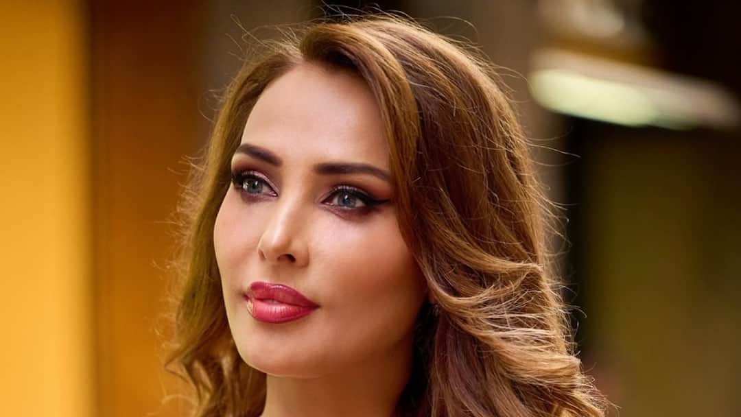 Iulia Vântur Releases First Romanian Song 'Colinde, Corinde' Iulia Vântur Releases First Romanian Song 'Colinde, Corinde' Iulia Vântur Releases First Romanian Song 'Colinde, Corinde'