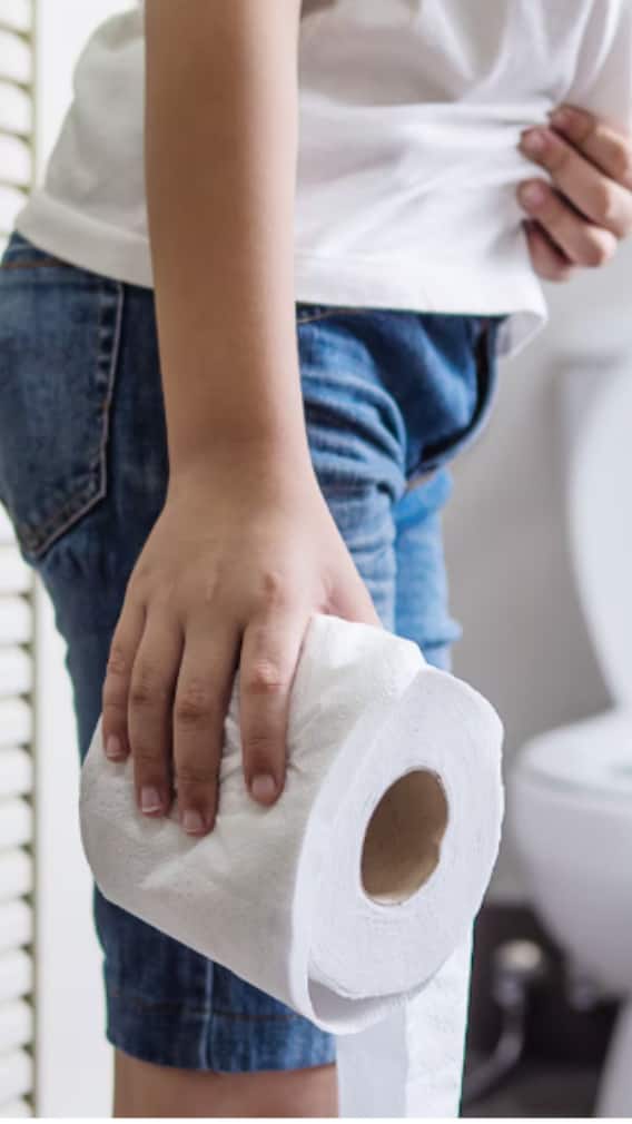 কোষ্ঠকাঠিন্যের সমস্যায় জেরবার, টয়লেটে ঢুকে এই ভুলগুলি করছেন না তো?