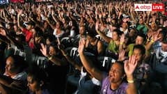 वोदका शॉट्स छोड़ भजन पर झूम रहे जेन जी, जानें क्या है भजन क्लबिंग जो देशभर में बन रहा नया ट्रेंड?