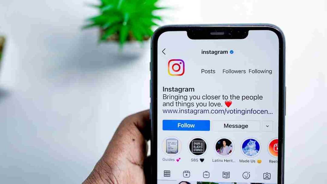 Instagram பேட்டரியை உறிஞ்சுகிறதா? உங்கள் போன் சார்ஜ் சீக்கிரம் குறைய காரணம் இதோ! உடனே தெரிந்து கொள்ளுங்கள்! Instagram draining your phone's battery Learn the real reason behind it. Instagram பேட்டரியை உறிஞ்சுகிறதா? உங்கள் போன் சார்ஜ் சீக்கிரம் குறைய காரணம் இதோ! உடனே தெரிந்து கொள்ளுங்கள்!