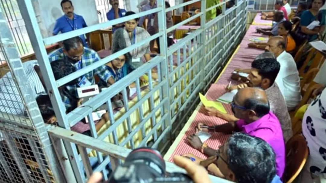 கேரள உள்ளாட்சி தேர்தல் முடிவுகள் இன்று: ஆட்சியை கைப்பற்றப்போவது யார்? பரபரப்பான எதிர்பார்ப்பு!