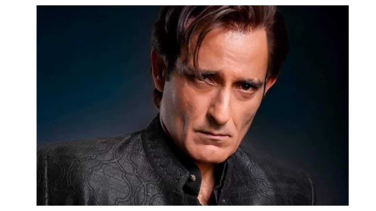 Akshaye Khanna Was The ‘Quiet Storm’ At School, Says Former Classmate: ‘Most Popular Senior'