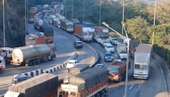 Mumbai Pune Expressway: वीकेंडला ट्रॅफिकचा कहर! मुंबई पुणे एक्स्प्रेस वे वर वाहनांच्या लांबच लांब रांगा, वाहतूक ठप्प; PHOTO