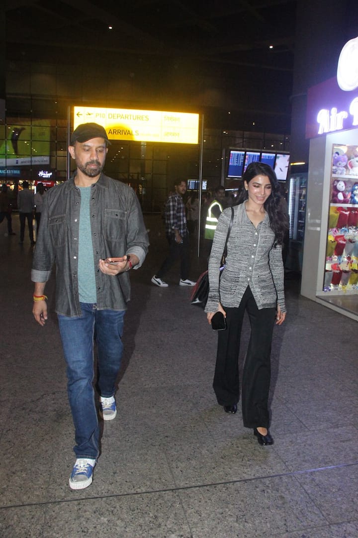 साउथ फिल्मों की खूबसूरत एक्ट्रेस सामंथा रुथ प्रभु और उनके पति फिल्ममेकर राज निदिमोरु को बीती रात को हैदराबाद एयरपोर्ट पर स्पॉट किया गया.