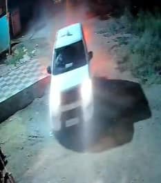 Nashik Crime News: चोरीचा डाव साधत असतानाच पोलिसांची एन्ट्री, गाडी दिसताच चोरटे धावत सुटले, नाशिकमध्ये मध्यरात्री सिनेस्टाईल थरार, PHOTO