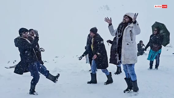 जम्मू कश्मीर में कड़ाके की ठंड, जोजिला में पारा -17 डिग्री, कई इलाकों में घना कोहरा