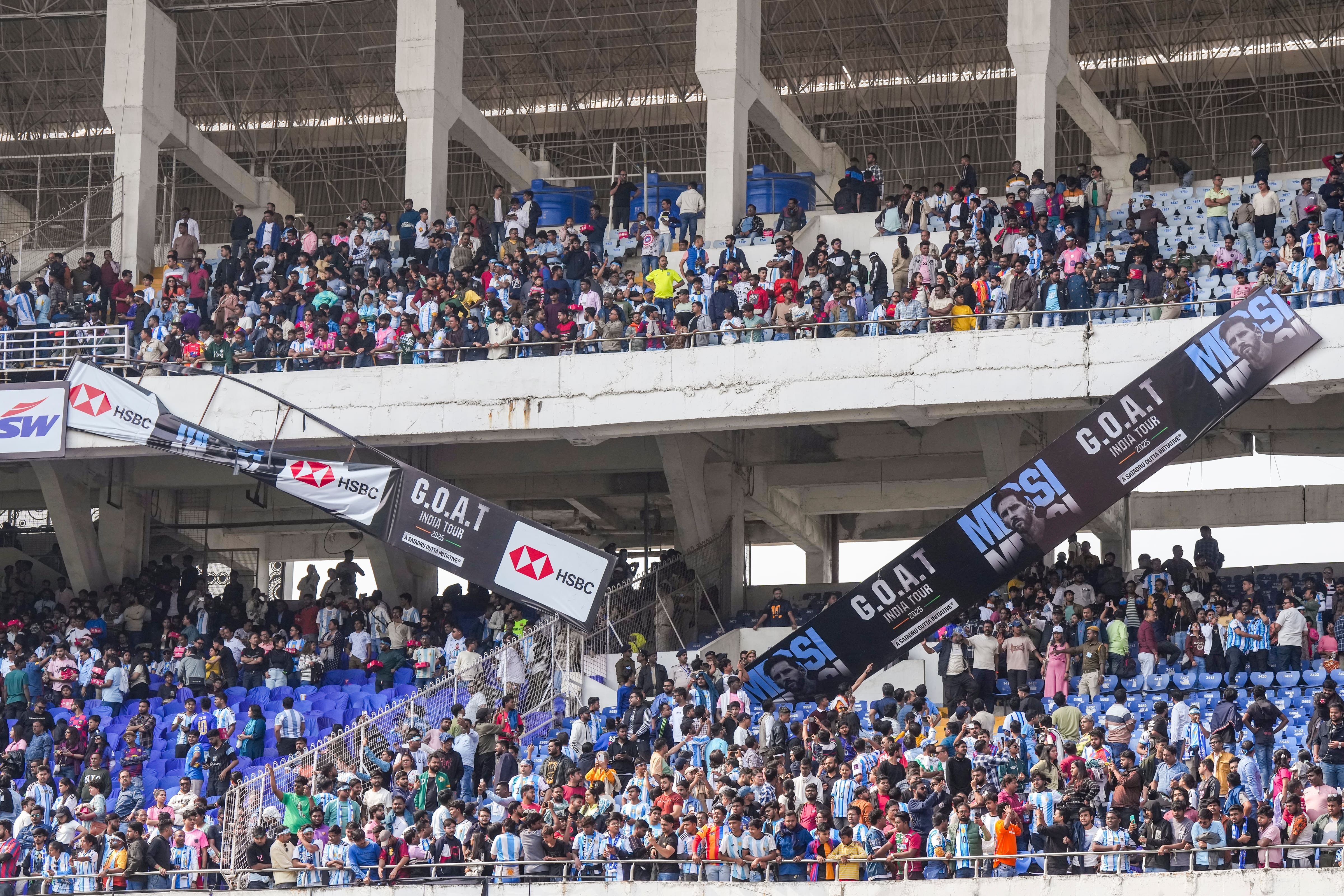 मेस्सी इवेंट का ऑर्गनाइजर अरेस्ट, ममता बनर्जी ने मांगी माफी, जांच के आदेश... कोलकाता स्टेडियम में बवाल की बड़ी बातें