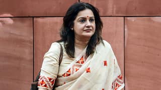 MNREGA का नाम बदलने की अटकलों पर भड़कीं प्रियंका चतुर्वेदी, कहा- 'यह ध्यान भटकाने की कोशिश'