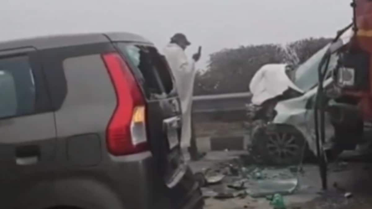 Multiple Vehicles Collide On Greater Noida Expressway Amid Thick Fog, Several Injured