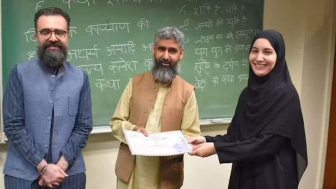 Pakistan: சமஸ்கிருதம் மேல் திடீர் பற்று.. பல்கலை.,யில் மகாபாரதம் பற்றிய படிப்பு.. பாகிஸ்தானுக்கு என்ன ஆச்சு?