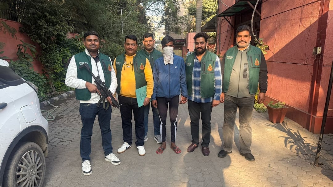 दिल्ली का सनसनीखेज ब्लाइंड मर्डर केस सुलझा, 26 दिन बाद स्पेशल सेल ने आरोपी किया गिरफ्तार delhi blind murder case solved special cell accused Ashish arrested 26 days ann दिल्ली का सनसनीखेज ब्लाइंड मर्डर केस सुलझा, 26 दिन बाद स्पेशल सेल ने आरोपी किया गिरफ्तार