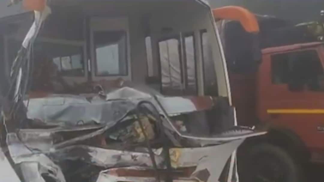 Multiple Buses Collide Due To Thick Fog On Highway In Haryana's Rewari, Several Injured Multiple Buses Collide Due To Thick Fog On Highway In Haryana Rewari, Several Injured Multiple Buses Collide Due To Thick Fog On Highway In Haryana's Rewari, Several Injured