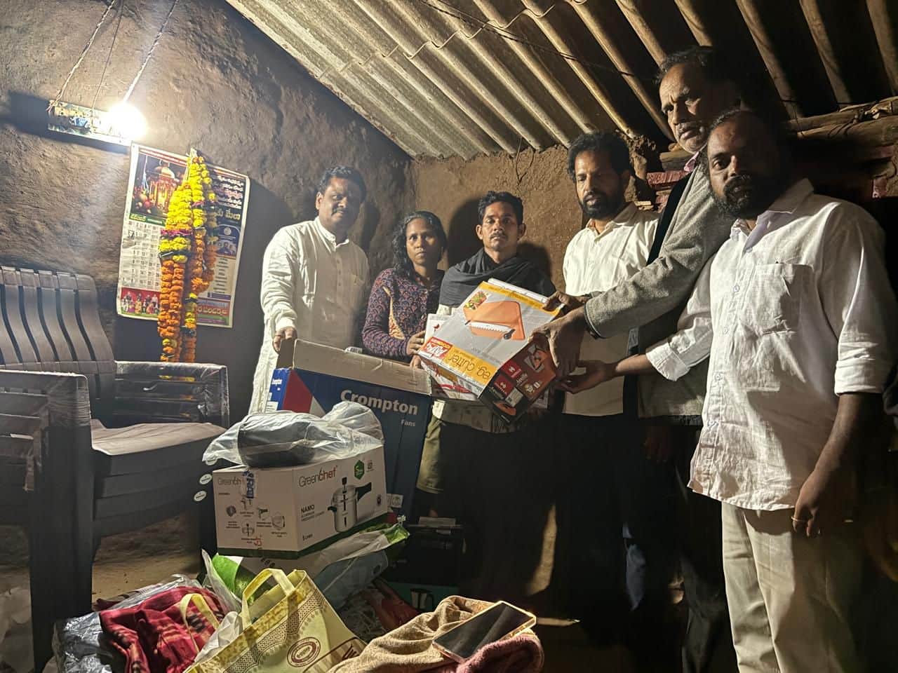 Pawan Kalyan Helps Cricketers: అంధ క్రికెటర్లు దీపిక, ప్లేయర్ కరుణ కుమారి కుటుంబాలకు అండగా నిలిచిన పవన్ కళ్యాణ్