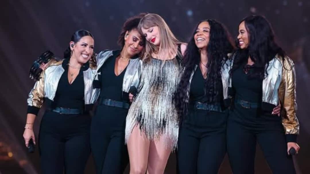 Taylor Swift Gives $197 Million In Bonuses To Eras Tour Crew Taylor Swift Gives $197 Million In Bonuses To Eras Tour Crew Taylor Swift Gives $197 Million In Bonuses To Eras Tour Crew