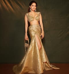 Nushrratt Bharuccha Pics: ગોલ્ડન લુકમાં છવાઈ નુસરત ભરુચા, કેમેરા સામે આપ્યા ગ્લેમરસ પોઝ