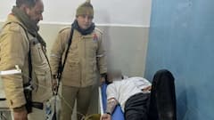 बुलंदशहर पुलिस की मुठभेड़ में कार लूटने वाला शातिर बदमाश गिरफ्तार, शराब के नशे में करता था लूट