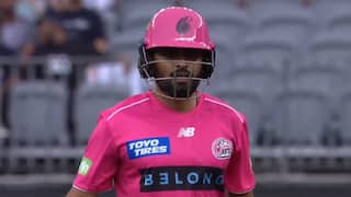 BBL: बिग बैश लीग के डेब्यू मैच में फ्लॉप रहे बाबर आजम, लप्पा शॉट मारकर हुए आउट; टीम भी हारी