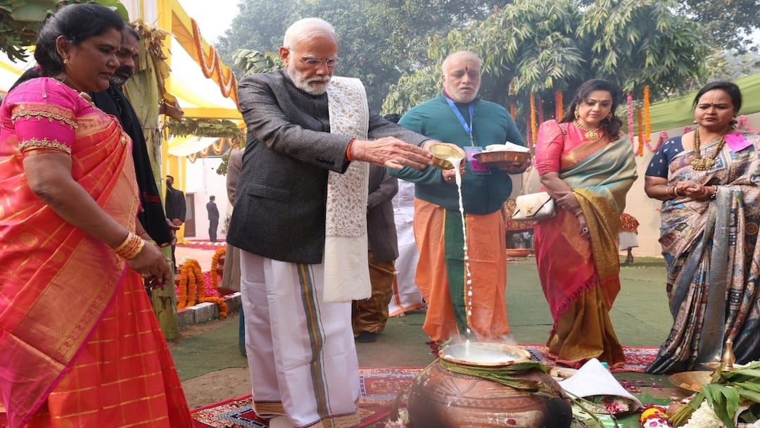 PM Modi Visit: பொங்கல் கொண்டாட தமிழ்நாடு வரும் பிரதமர் மோடி.. பாஜக போடும் ஸ்கெட்ச்! PM Modi Visit tamilnadu celebration pongal festival 2026 before tn assembly election PM Modi Visit: பொங்கல் கொண்டாட தமிழ்நாடு வரும் பிரதமர் மோடி.. பாஜக போடும் ஸ்கெட்ச்!