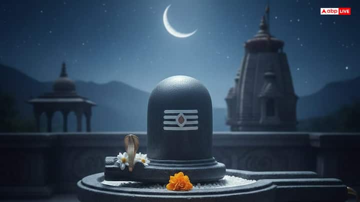 सोमवार के दिन भगवान शिव की पूजा करने से परिवार में सुख-शांति और समृद्धि बनी रहती है. ऐसे में कर्ज और आर्थिक स्थिति जैसी परेशानी से भी मुक्ति मिलती है. नौकरी और कुंवारी कन्या के विवाह में आ रही बाधाएं दूर होती हैं. चंद्रमा दोष से मुक्ति पाने के लिए भी यह व्रत बेहद खास माना जाता है.