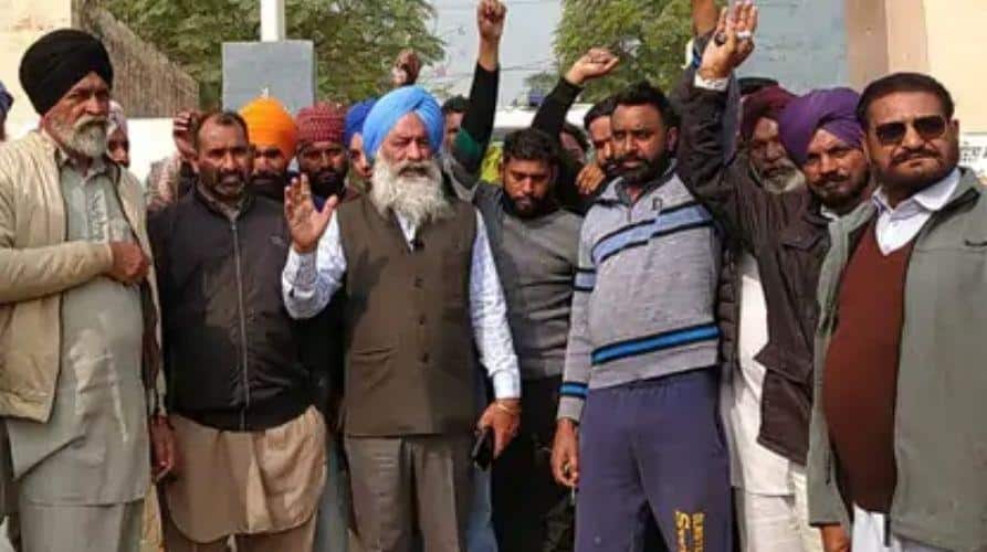 Controversy during the block committee elections in Barnala, Punjab, as Akali Dal election symbol disappeared, there was an uproar; sloganeering started... Punjab News: ਪੰਜਾਬ ਦੇ ਬਰਨਾਲਾ 'ਚ ਬਲਾਕ ਸੰਮਤੀ ਚੋਣਾਂ ਵਿਚਾਲੇ ਵਿਵਾਦ, ਅਕਾਲੀ ਦਲ ਦਾ ਚੋਣ ਨਿਸ਼ਾਨ ਗਾਇਬ ਹੋਣ ਕਾਰਨ ਮੱਚਿਆ ਹਾਹਾਕਾਰ; ਸ਼ੁਰੂ ਹੋਈ ਨਾਅਰੇਬਾਜ਼ੀ...