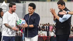 সোমবার মেসি-মোদি সাক্ষাৎ! কলকাতার যন্ত্রণা বাড়াল হায়দরাবাদ-মুম্বইয়ের ঝকঝকে অনুষ্ঠান