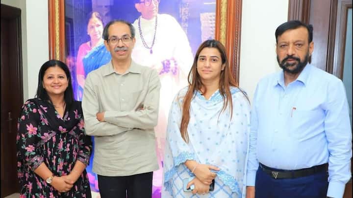 Vinod Ghosalkar On Tejasvee Ghosalkar Join BJP: मुंबईत भाजपनं उद्धव ठाकरेंना पुन्हा धक्का दिला आहे. माजी नगरसेविका तेजस्वी घोसाळकर यांनी ठाकरेंच्या शिवसेनेला रामराम ठोकत आज भाजपात प्रवेश केला आहे.