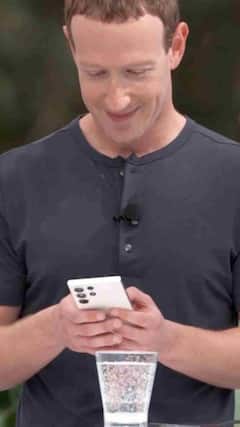 अरबपति फोन पर कवर क्यों नहीं लगाते? वजह जानकर आप भी रह जाएंगे हैरान