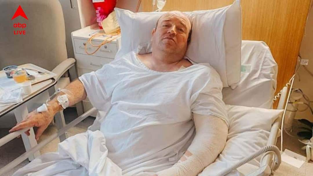 Australia Sydney Bondi Beach Mass Shootout Ahmed AI Ahmed Captured One Gunman What Is His Real Identity Sydney Mass Shootout: খালি হাতে বন্দুকবাজকে ধরে 'হিরো' আহমেদ, ফল-বিক্রেতা নন, কী তাঁর আসল পরিচয়?