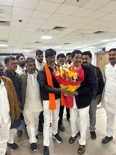 Manoj Jarange PHOTO : मनोज जरांगे दिल्लीत धडकले! कुणाची भेट घेणार? नेमका कार्यक्रम काय?