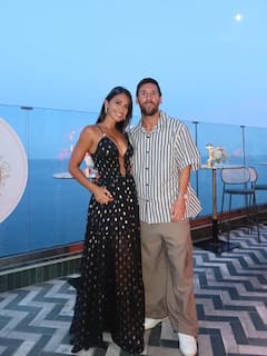 लियोनेल मेसी की वाइफ की 10 तस्वीरें, ग्लैमरस हसीना के आगे फीकी हैं बॉलीवुड एक्ट्रेसेस