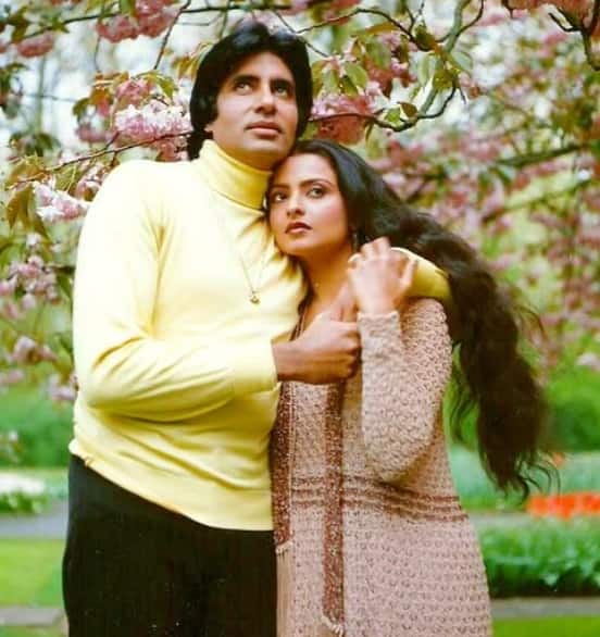 रेखा की करीबी दोस्त बीना रामानी ने उनके रिश्ता के बारे में बात की उन्होंने कहा, 'उस समय रेखा चाहती थीं कि अमिताभ बच्चन सबके सामने उनके रिश्ते को स्वीकार करें.' बीना रामानी के मुताबिक, रेखा चाहते थीं कि उनका रिश्ता छुपा न रहे और इसे सब जाने, लेकिन ऐसा नहीं हो सका क्योंकि अमिताभ बच्चन उस समय जया बच्चन से शादीशुदा थे और पॉलिटिक्स में एक्टिव हो रहे थे.