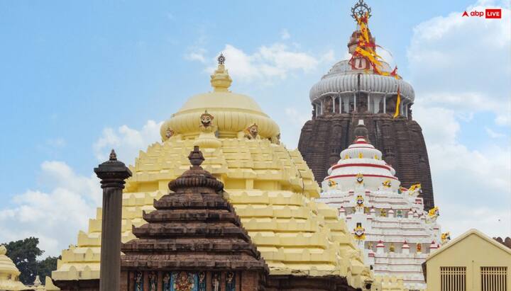 पुरी में श्रीकृष्ण जगत के नाथ अर्थात जगन्नाथ रूप में निवास करते हैं. मान्यता है कि अधिकमास में यहां दर्शन करने वालों को सुख-समृद्धि की कमी नहीं रहती है. ये चार धाम में से एक माना गया है.