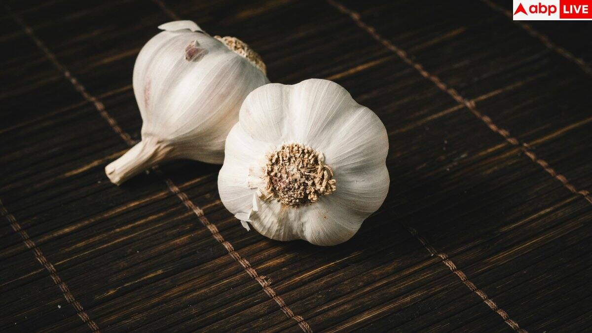 Garlic Benefits For Heart Health: खाली पेट लहसुन खाने के हैं इतने सारे फायदे, गिनते-गिनते जाओगे थक