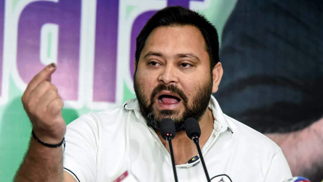 बिहार: तेजस्वी यादव का NDA सरकार पर बड़ा हमला, 'बोले- क्या ऐसी दर्दनाक…' Tejashwi Yadav Attacks on NDA Government After Man Suicide With Children in Muzaffarpur Bihar बिहार: तेजस्वी यादव का NDA सरकार पर बड़ा हमला, 'बोले- क्या ऐसी दर्दनाक…'