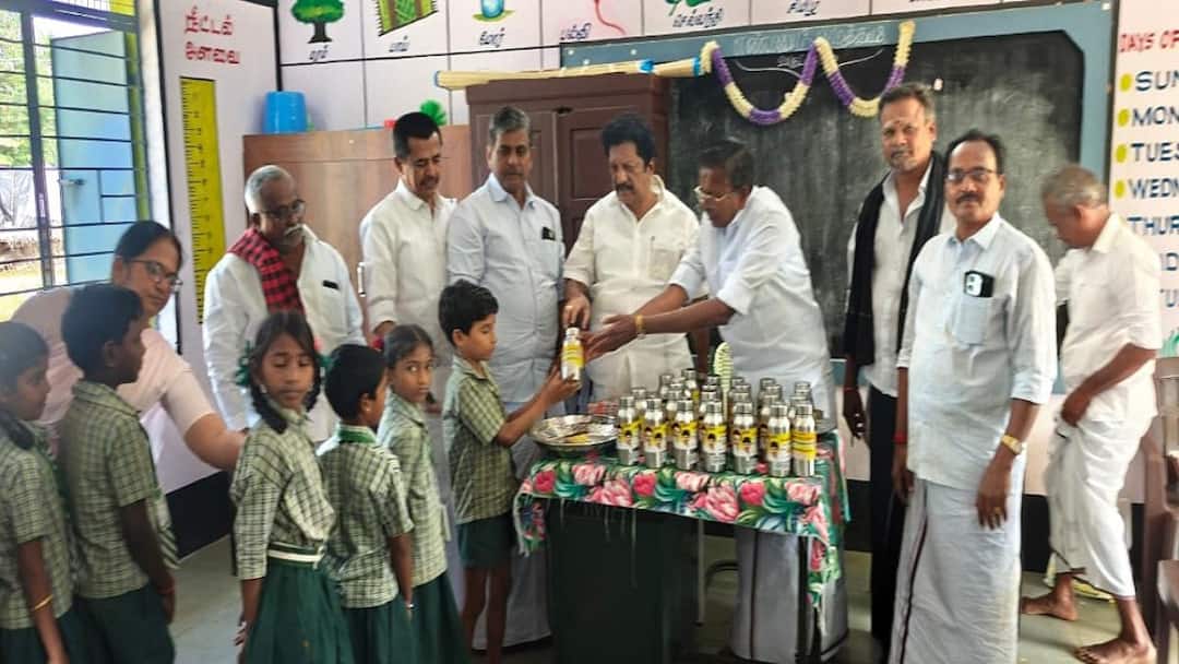 செருபாலக்காடு அரசு தொடக்கப்பள்ளி மாணவர்களுக்கு நலத்திட்ட உதவிகள் வழங்கல்