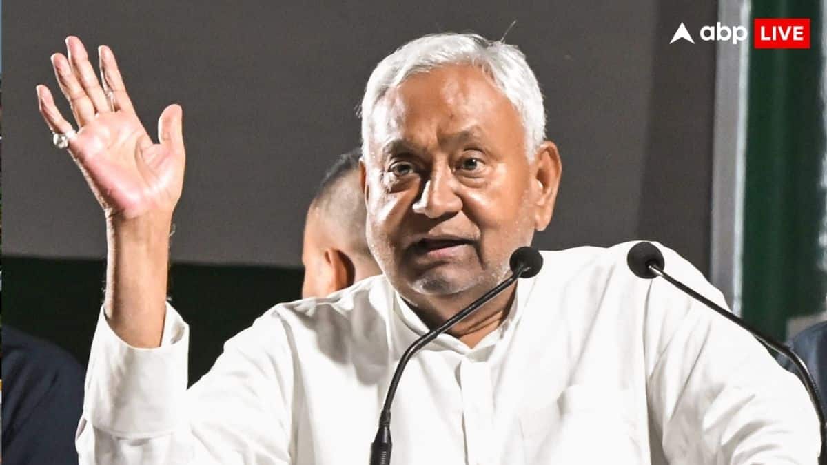 नीतीश कुमार के खिलाफ दर्ज होगा केस? मुस्लिम महिला का नकाब खींचने पर बिहार CM के खिलाफ दर्ज हुई शिकायत