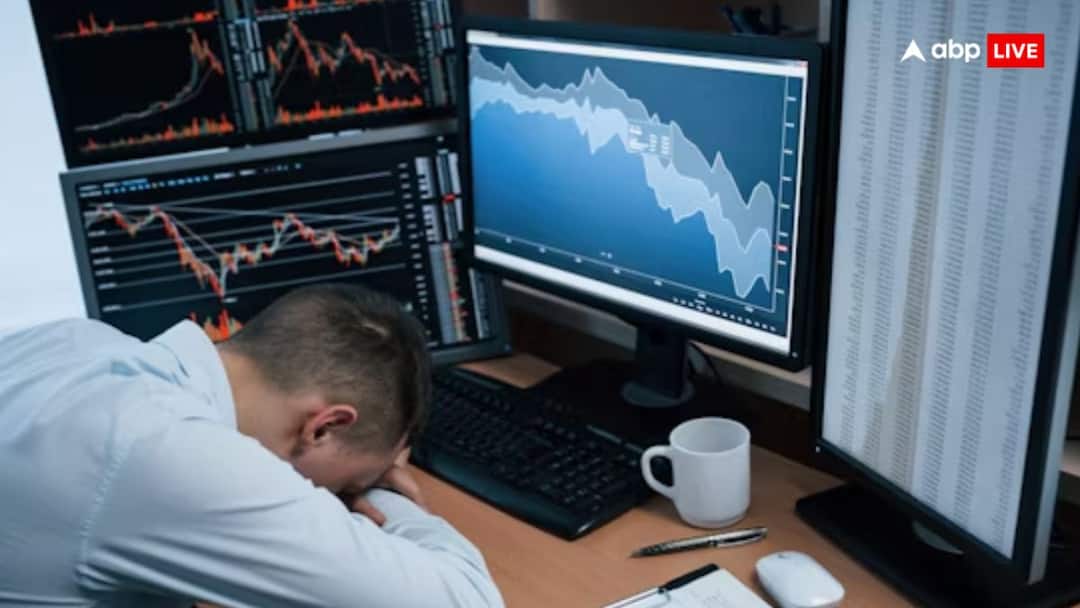 रुपये में रिकॉर्ड गिरावट के बीच 533 अंक लुढ़का सेंसेक्स, निफ्टी 25900 के नीचे, जानें कल कैसी रहेगी चाल Sensex close with 533 points fall while Nifty below 25900 know how market respond tomorrow रुपये में रिकॉर्ड गिरावट के बीच 533 अंक लुढ़का सेंसेक्स, निफ्टी 25900 के नीचे, जानें कल कैसी रहेगी चाल