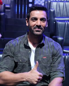 52 की उम्न में भी सुपरफिट हैं जॉन अब्राहम, एक दिन भी मिस नहीं करते जिम, जानें कैसे बनाए सिक्स पैक एब्स