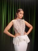 रकुल प्रीत का वाइट ड्रेस में स्टनिंग लुक आया सामने, एक-एक फोटो कर रही करोड़ों दिलों को घायल