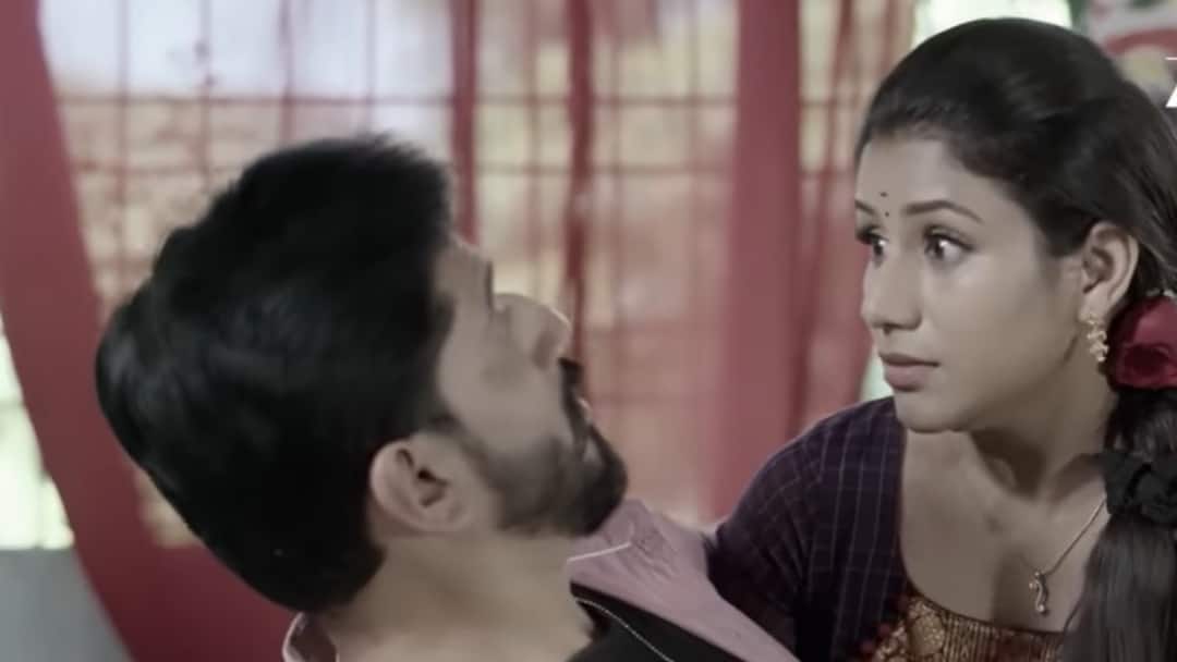 Parijatham:  ரத்த வெள்ளத்தில் ரம்யா.. வேஷம் போட்டு கொல்ல வரும் ஸ்ரீஜா - பாரிஜாதத்தில் இன்று