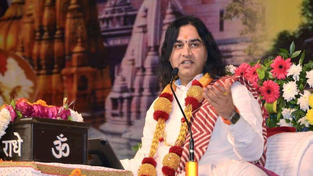 ऑस्ट्रेलिया फायरिंग पर देवकीनंदन ठाकुर की सनातनियों को नसीहत, 'धर्म विशेष के शांति दूतों से बचना है तो...' Katha vachak Devkinandan Thakur Warns Sanatan Disciples Against australia bondi beach firing ann ऑस्ट्रेलिया फायरिंग पर देवकीनंदन ठाकुर की सनातनियों को नसीहत, 'धर्म विशेष के शांति दूतों से बचना है तो...'