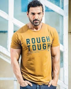 52 की उम्न में भी सुपरफिट हैं जॉन अब्राहम, एक दिन भी मिस नहीं करते जिम, जानें कैसे बनाए सिक्स पैक एब्स