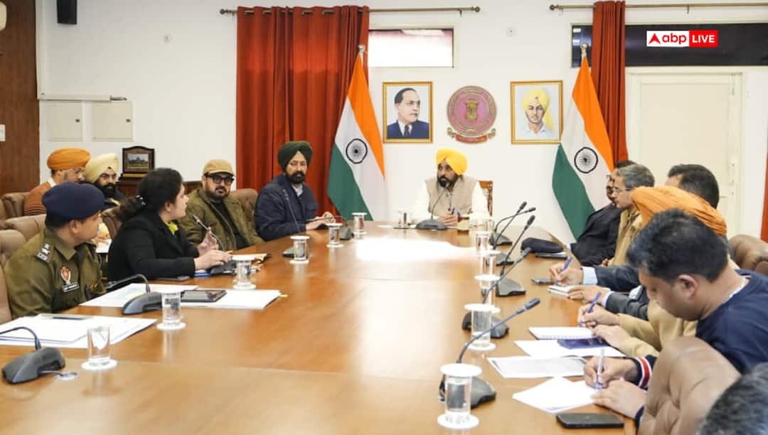 Fatehgarh Sahib Shaheedi Sabha CM Bhagwant Mann Orders Security Cleanliness Transport for Pilgrims CM भगवंत मान ने शहीदी सभा की तैयारियों का लिया जायजा, पुख्ता प्रबंध करने के आदेश