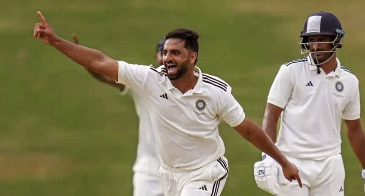 IPL Auction: Who Is Auqib Dar? Delhi Capitals Buy Jammu & Kashmir Star For ₹8.40 Crore