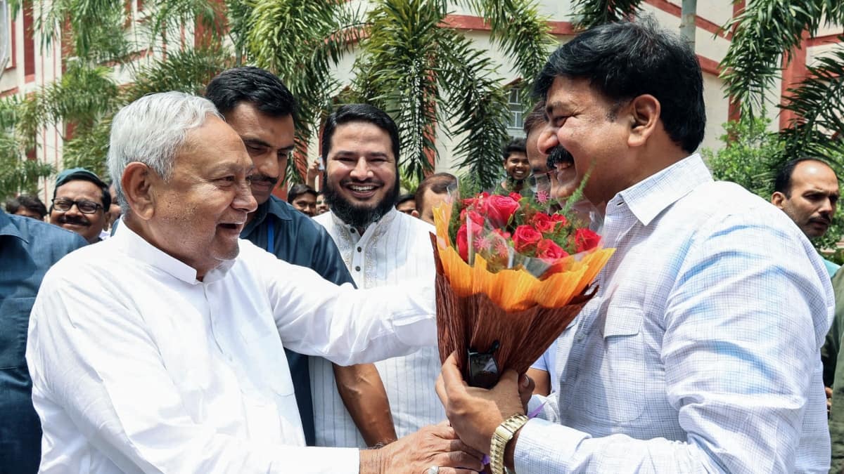 JDU के मंत्री का बड़ा बयान, 'पूरा देश चाहता है कि नीतीश कुमार PM बनें, नरेंद्र मोदी हमारे...'